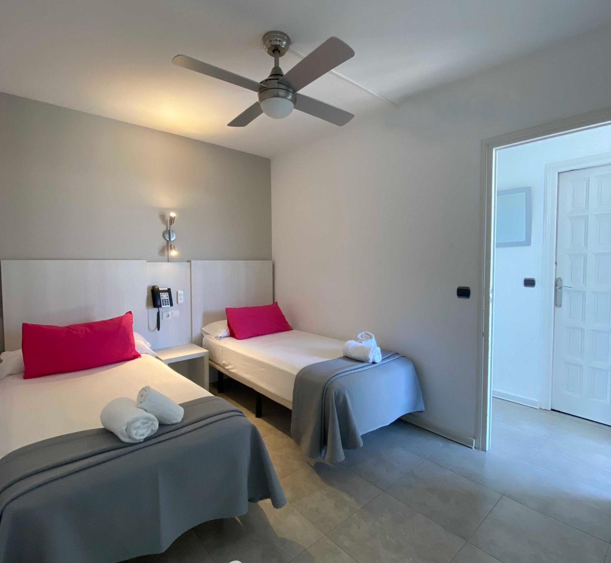 Hotel Apartamentos Solimar Калафелл Экстерьер фото