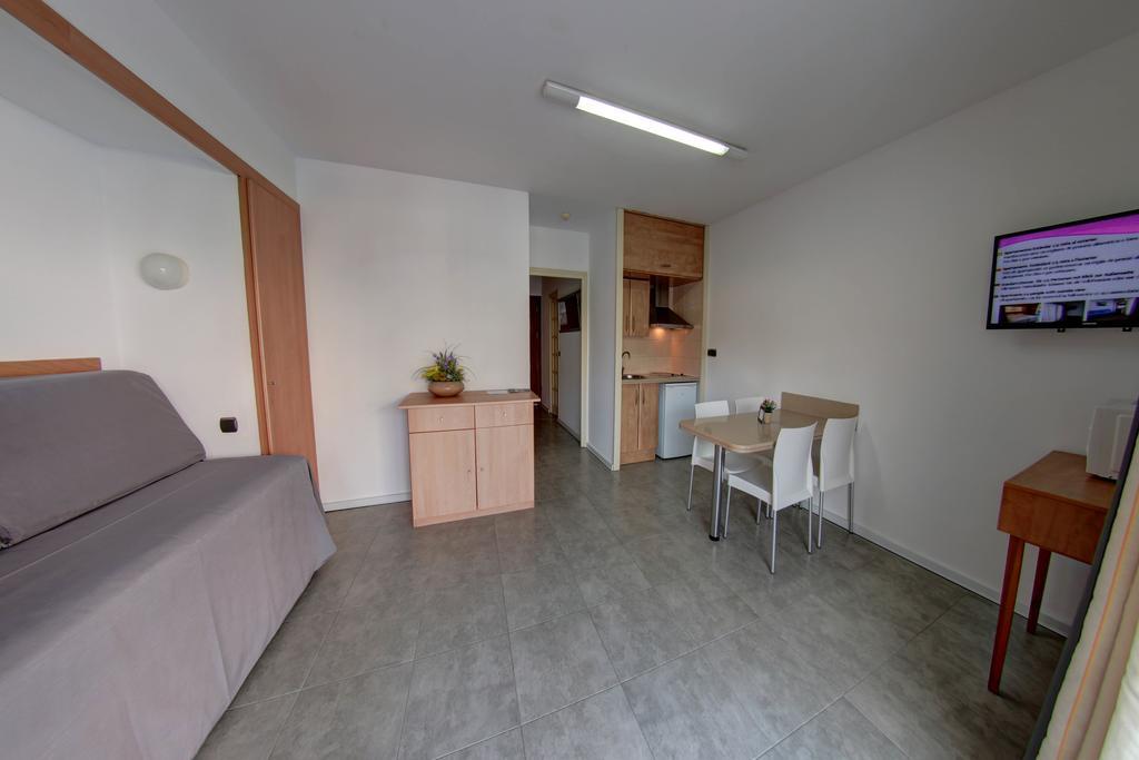 Hotel Apartamentos Solimar Калафелл Экстерьер фото